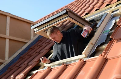 Pose de fenêtres de toit Velux à Pailherols